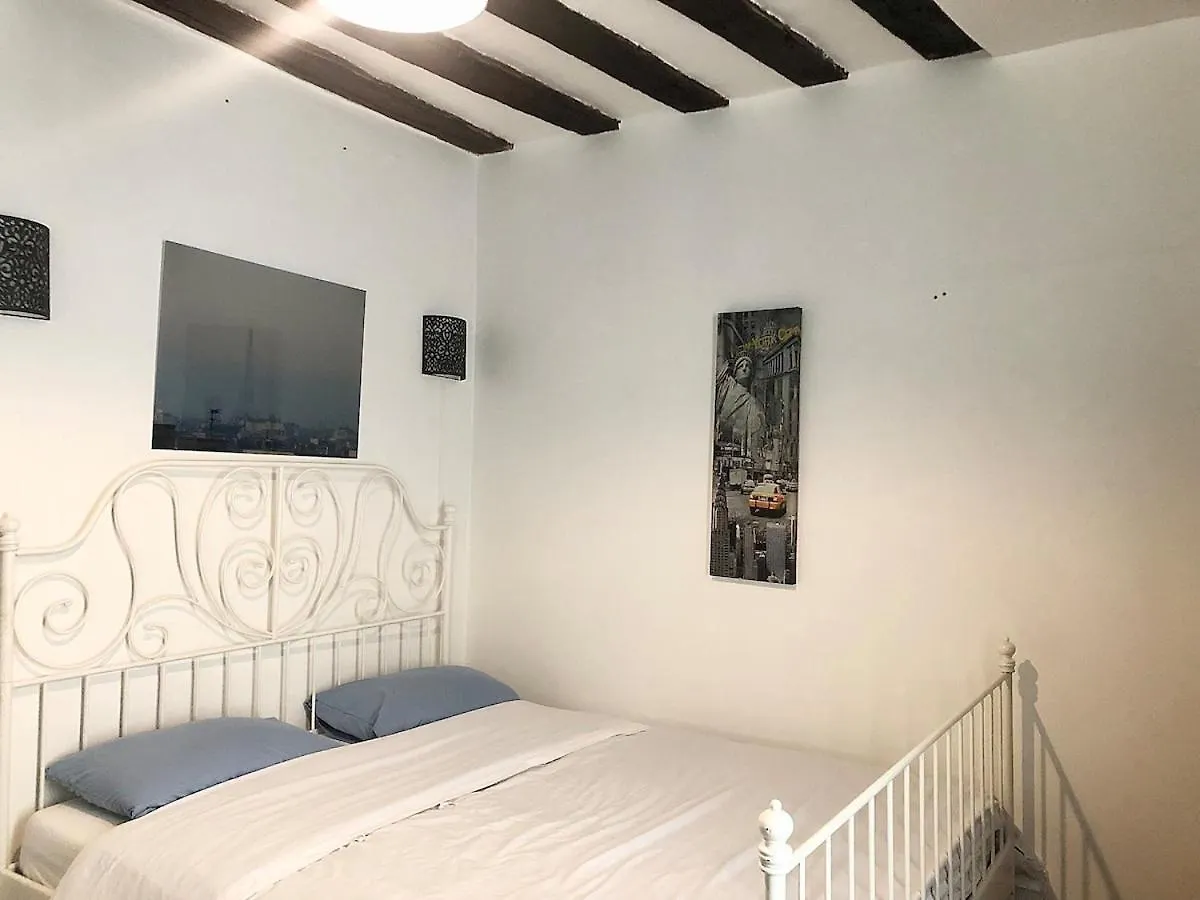 Studio In Central Paris 0*,  France